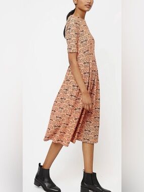 Elegant Coral Cat Print Midi Dress